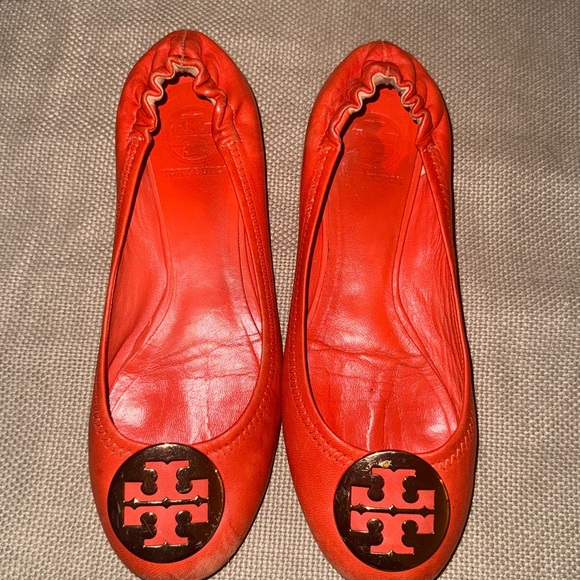 Tory Burch Red / Orange  leather travel Ballet Flats gold hardware size 8 - Picture 4 of 8